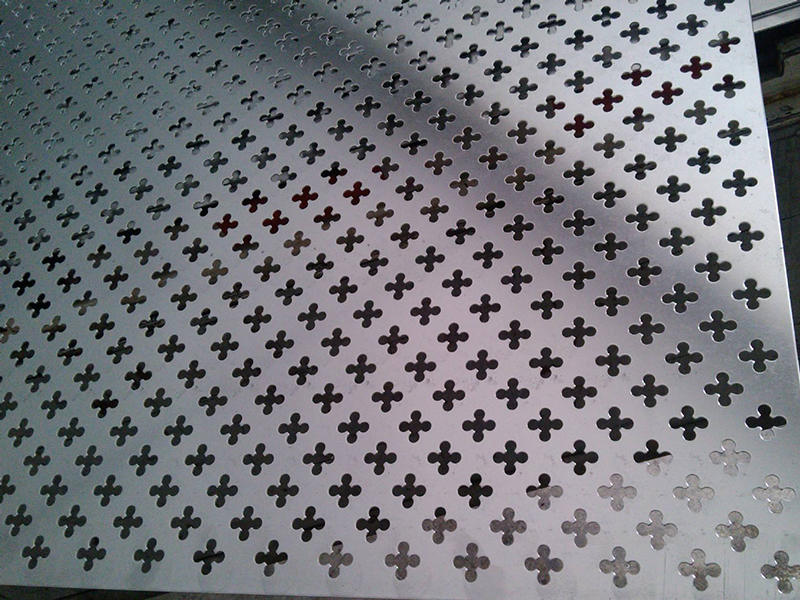 靖邊縣十字孔沖孔網(wǎng)