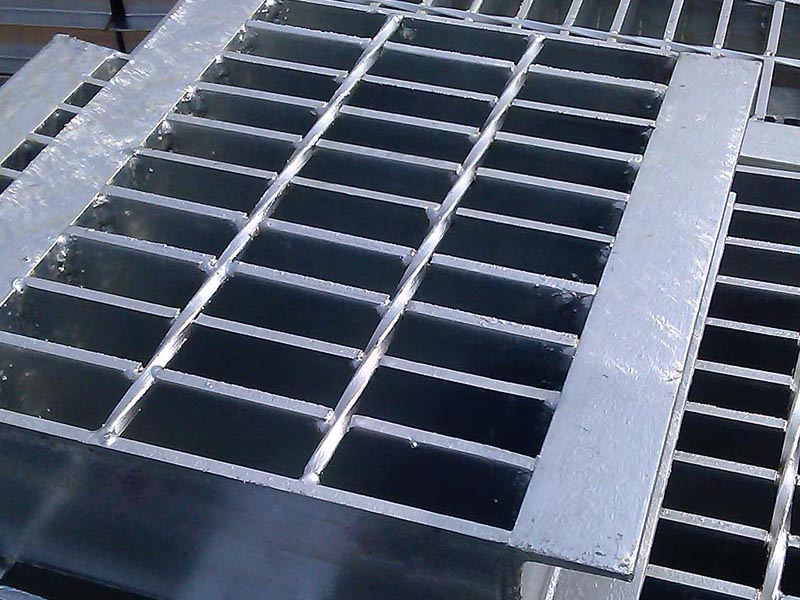 大東區噴漆鋼格板