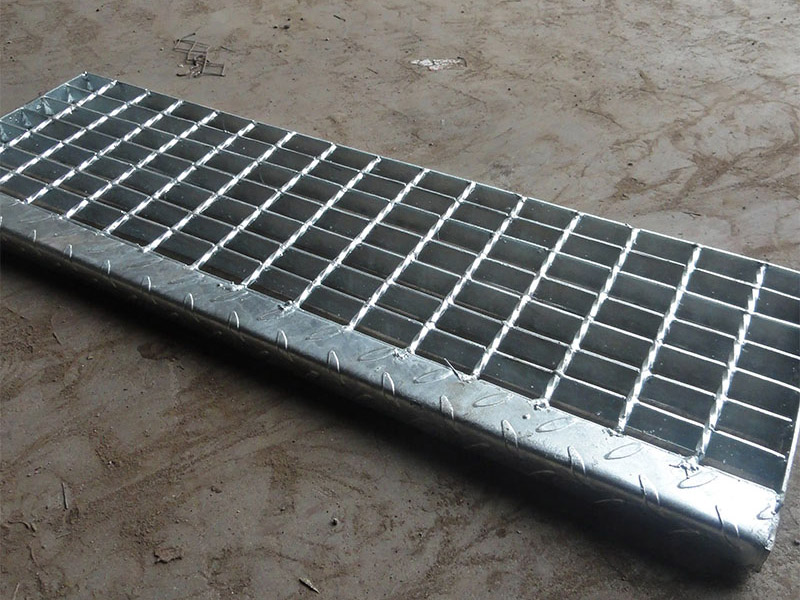 靖邊縣鋼梯踏步板