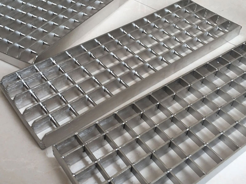 靖邊縣不銹鋼踏步板