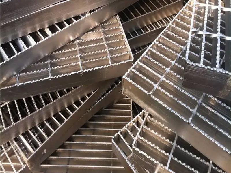 靖邊縣齒形防滑踏步板