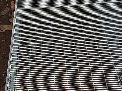 大東區密型鋼格板