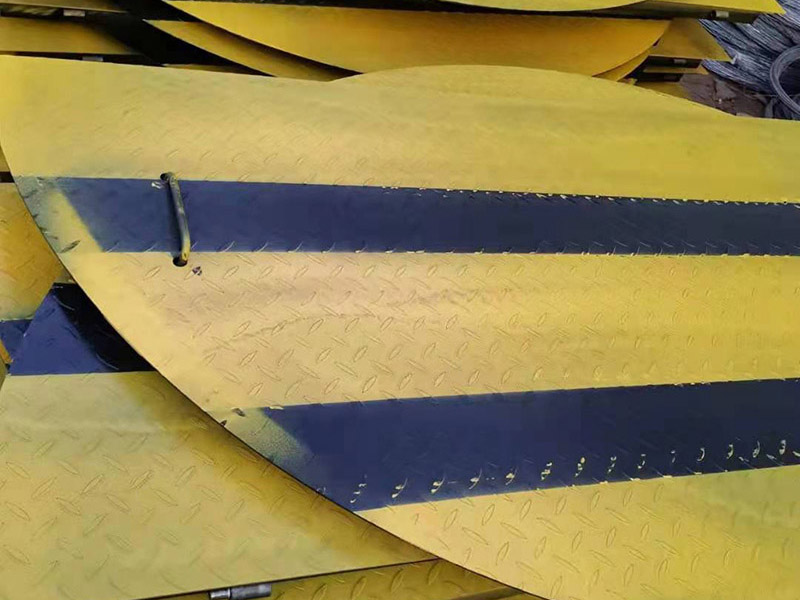 大東區噴漆鋼格板