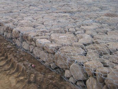 靖邊縣鋅鋁合金雷諾護(hù)墊