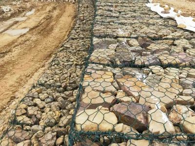 靖邊縣雙隔板雷諾護(hù)墊