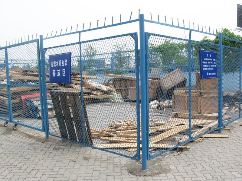 霍山縣鋼板網護欄