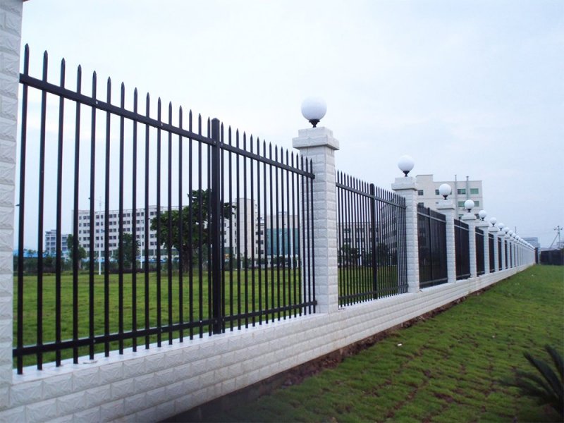 靖邊縣雙橫梁鋅鋼護欄