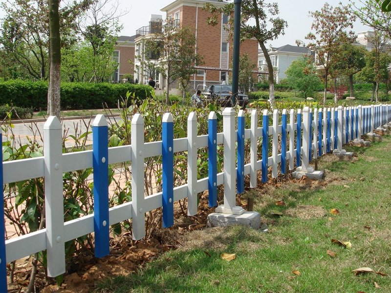 靖邊縣PVC草坪護(hù)欄